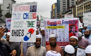 Des manifestants à Dacca, au Bangladesh, le 2 novembre 2020.