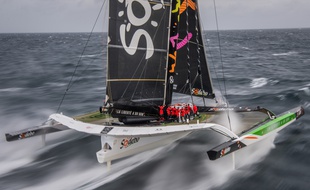 A bord de Sodebo Ultim 3, Thomas Coville et ses équipiers visent le record mythique détenu par Francis Joyon.