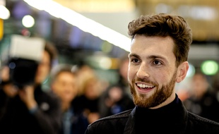 Le candidat néerlandais Duncan Laurence, le 6 mai 2019 avant son départ pour l'Eurovision de Tel-Aviv (Israël).