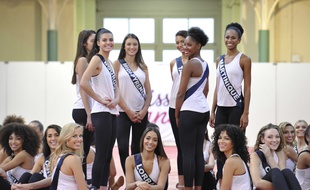 Les répétitions des candidates à Miss France 2019, au Palais Rameau.