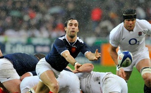 Le demi-de-mêlée français Morgan Parra face à l'Angleterre, le 20 mars 2010