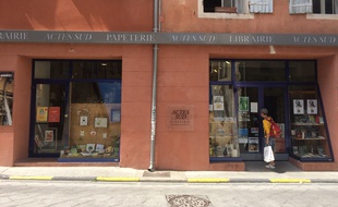 A Arles, la libraire des éditions Actes Sud de Françoise Nyssen, ministre de la Culture.