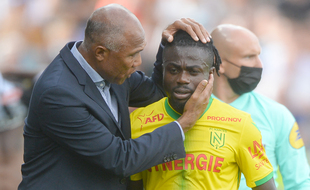 Antoine Kombouaré avec son ailier Moses Simon.