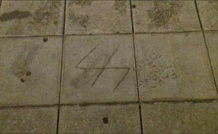 Des inscriptions antisémites ont été retrouvées devant l'ancien lycée de Simone Veil à Nice.