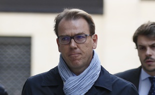 Guillaume Lambert, ancien directeur de campagne de Nicolas Sarkozy à la présidentielle, arrive
au Pôle Financier pour répondre aux enquêteurs sur l'affaire Bygmalion, le 9 octobre 2015 à Paris.