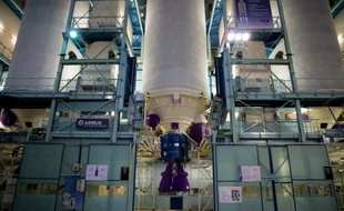 Le Vulcain, premier étage d'une fusée Ariane 5, sur le site d'Airbus Defence and Space aux Mureaux près de Paris, le 5 février 2016