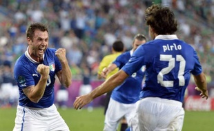 L'Espagne, qui a battu la Croatie 1-0, et l'Italie, vainqueur de l'Eire 2-0, se sont qualifiées pour les quarts de finale de l'Euro-2012, lors de la 3e et dernière journée du groupe C, lundi, en Pologne.