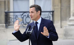 Nicolas Sarkozy s'adresse aux journalistes à la fin du conseil des ministres, le 29 juillet 2009.