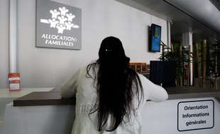 Dans une antenne de la Caisse des allocations familiales (CAF) à Toulouse.
