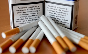Des paquets de cigarettes
