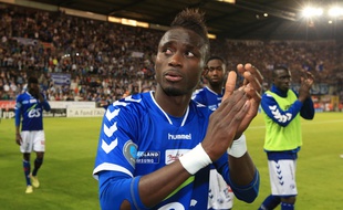 Strasbourg, le 22 mai 2015 - La déception de Mayoro N'Doye après le succès du Racing sur Colomiers (2-0) qui ne suffit pas pour que le club strasbourgeois monte en Ligue 2.
