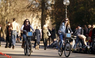 Les vélos en libre service londoniens, baptisés "Boris bikes", du nom du maire de Londres Boris Johnson qui en est l'ardent promoteur, gagnent l'est de la capitale, a annoncé jeudi la compagnie de transport Transport for London (TfL).