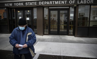 Un centre de demandeurs d'emplois à New York, le 25 mars 2020.