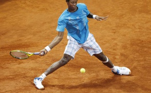 Le tennisman français, Gaël Monfils, lors de sa victoire à Madrid contre Guillermo Garcia Lopez, le 13 mai 2010.