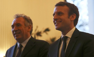 François Bayrou et Emmanuel Macron, lors d'une conférence de presse commune, le 23 février à Paris.