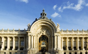 Façade du petit Palais, à Paris.