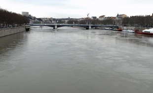 Les grands cours d'eau - Rhône, Saône et Doubs - sont contaminés aussi par nombre d'hydrocarbures aromatiques polycycliques (HAP).