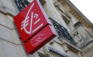 Une agence Caisse d'Epargne à Marignane, le 20 janvier 2011.