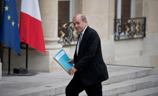 Le ministre de la Défense Jean-Yves Le Drian à l'Elysée, le 14 novembre 2015.