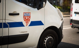 Des véhicules de CRS, le 1er avril 2019, à Paris (12e).