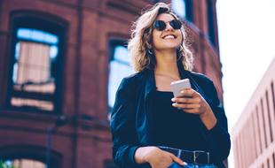 RED by SFR propose 3 forfaits à prix cassé jusqu’au 14 juin.