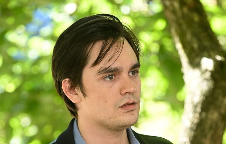Alain-Fabien Delon attaque son frère et sa sœur pour faire annuler le testament
