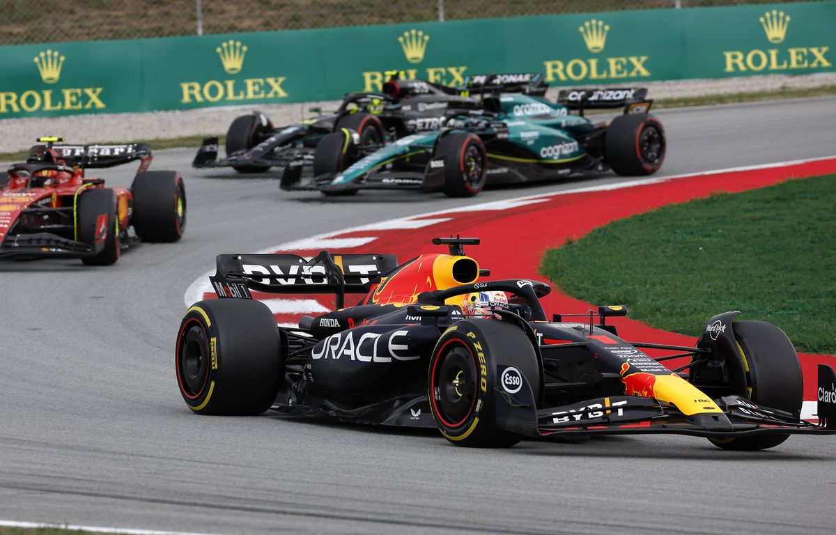 GP F1 Barcelone Verstappen seul au monde, Mercedes sur le podium avec