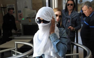 Soumia El Kandadi vient témoigner au procès du tueur en série Patrick Salameh, le 17 mars 2014 à Aix-en-Provence