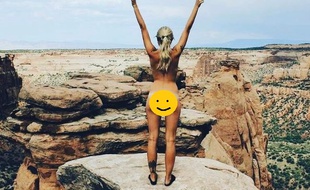 Le compte Instagram Cheekyexploits recense les photos d’internautes nus devant de beaux paysages