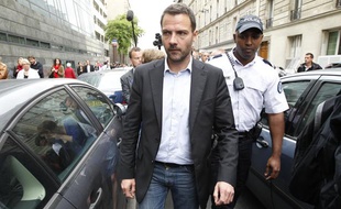 L'ancien trader Jérôme Kerviel sort du conseil des prudhommes le 4 juillet 2013, à Paris.