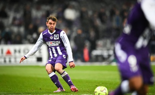 Absent depuis six semaines à cause d'une blessure au mollet gauche, Pavle Ninkov profitera du match amical contre Clermont Foot pour faire son retour.