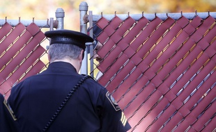 Illustration d'un agent de police aux Etats-Unis, le 15 octobre 2015 à New Hartford (New York).