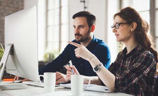 La révolution digitale transforme les produits et les services, mais aussi les processus de production.