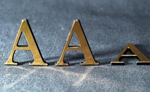 La région Ile-de-France et la Ville de Paris ont perdu lundi leurs notes "triple A", les meilleures, qui ont été abaissées d'un cran par l'agence de notation Standard and Poor's (SP) dans la foulée de la dégradation de la note de la France le 13 janvier.