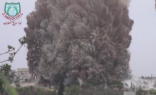 Énorme explosion dans la province nord-ouest d'Idleb en Syrie