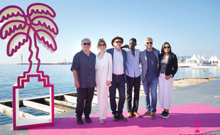 L'équipe du « Tour du monde en 80 jours » à CanneSeries.