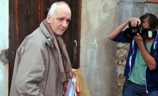 Dany Leprince, condamné en 1997 à la réclusion à perpétuité pour un quadruple meurtre familial, arrive au domicile de son épouse après sa libération conditionnelle, le 19 octobre 2012 à Marmande