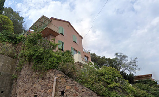 La maison squattée se trouve à Théoule-sur-Mer, près de Cannes