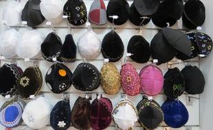 Des kippa dans un magasin à Marseille