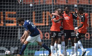 Paul Baysse (à gauche) et les Bordelais ont concédé une cinquième défaite d'affilée en Ligue 1, ce dimanche à Lorient.