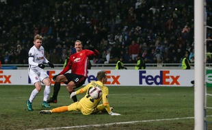 Zlatan Ibrahimovic marque le second but des Mancuniens contre le le Zorya Lougansk le 9 décembre 2016.