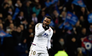 Alexandre Lacazette à la fin du match entre l'OL et le PSG le 28 février 2016.