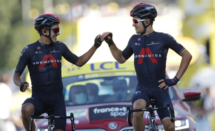 Carapaz et Kwiatkowski arrivent ensemble au terme de la 18e étape du Tour de France.