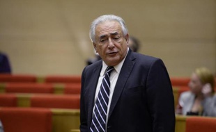 "C'est une chose terrible, vraiment. Le problème, c'est que c'est un moment où dans la société américaine et européenne, vous êtes supposés innocent, vous êtes supposés innocent jusqu'à ce que vous soyez jugés coupable", a ajouté M. Strauss-Kahn.