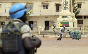 Un Casque bleu de la Mission de l'ONU au Mali (Minusma)à Kidal, le 27 juillet 2013