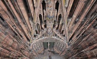 Strasbourg le 31 03 2016. Préparatifs éclairage de mise en valeur de la cathédrale. Près de 650 points de lumières vont être installés.