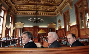 Quatorze ans après le début de son "calvaire", l'ancien maire de Vence (Alpes-Maritimes) Christian Iacono a obtenu mardi l'annulation de sa condamnation à neuf ans de prison pour le viol de son petit-fils qui s'est depuis rétracté.