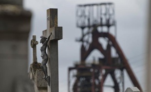 Redoutée et annoncée depuis des mois, l'extinction définitive des hauts fourneaux de Florange (Moselle) démarrera mercredi, a annoncé la direction, marquant une étape considérée comme "une formalité, mais aussi un symbole" par les métallos lorrains, très amers face à la gestion de ce dossier par le gouvernement.