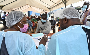 La Guinée s'interroge sur le cas de fièvre hémorragique Ebola détecté à Abidjan chez une jeune Guinéenne de 18 ans.