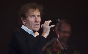 Le chanteur Alain Souchon au Casino de Paris lors du concert caritatif des Coccinelles destiné à lutter contre les neurofibromatoses, le 3 novembre 2018
